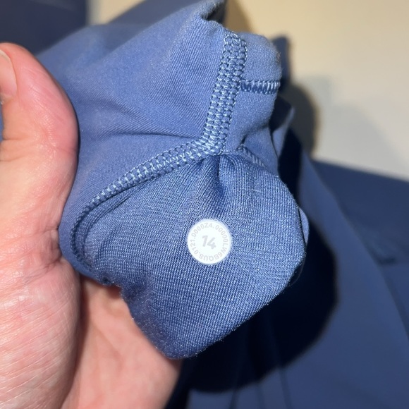 Lululemon Cropped Leggings EUC 14 - Picture 4 of 12